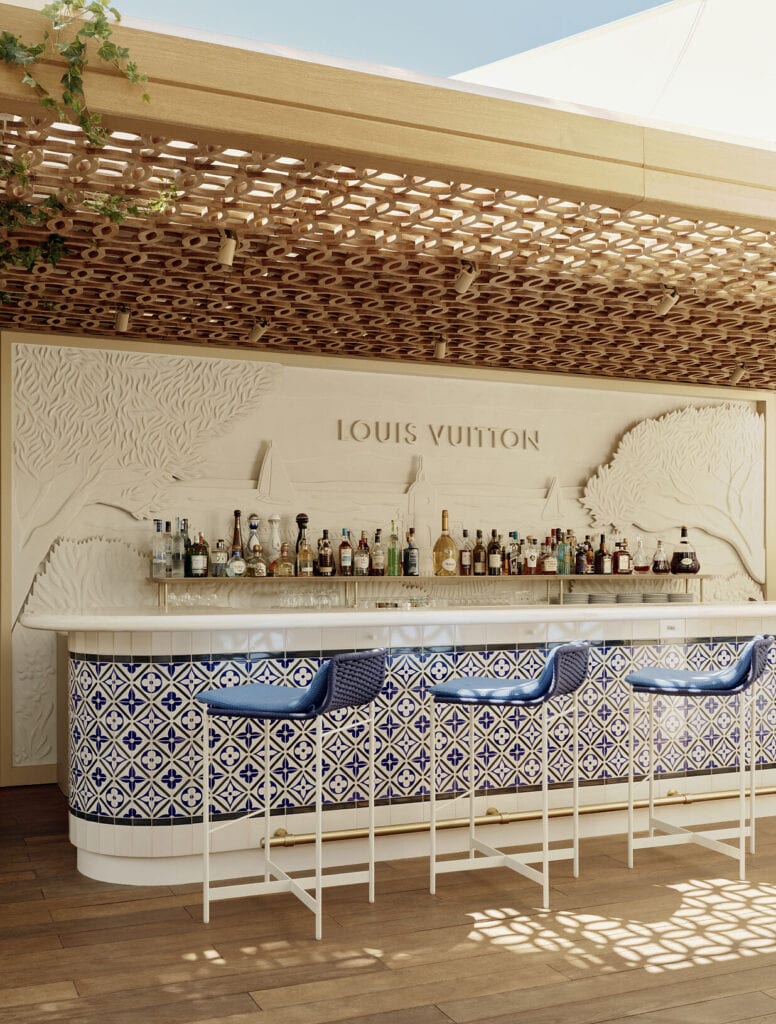 Michelin-starred chefs and iconic logos flank Louis Vuitton's seasonal  restaurant in Saint Tropez - THE Stylemate