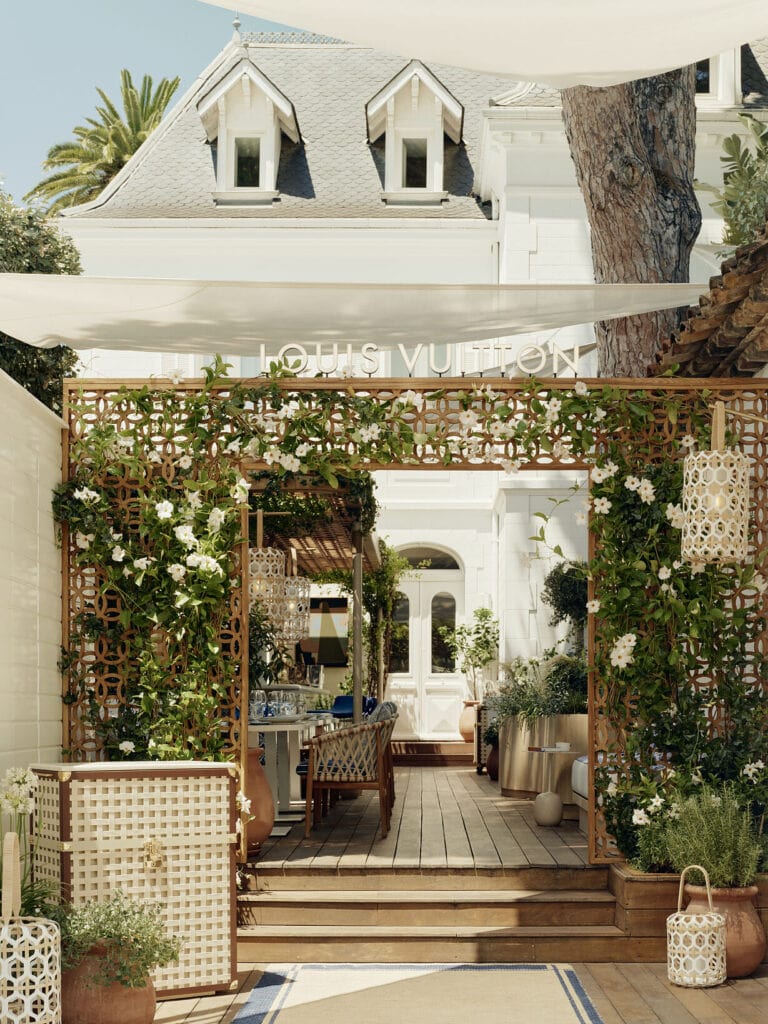 Michelin-starred chefs and iconic logos flank Louis Vuitton's seasonal  restaurant in Saint Tropez - THE Stylemate