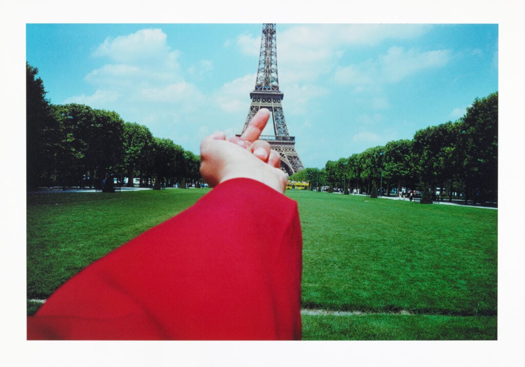 Ai Weiwei
Study of Perspective – Eiffel Tower, 1999
Farbfoto
ALBERTINA, Wien – The ESSL Collection
Foto: Mischa Nawrata © 2022 Ai Weiwei