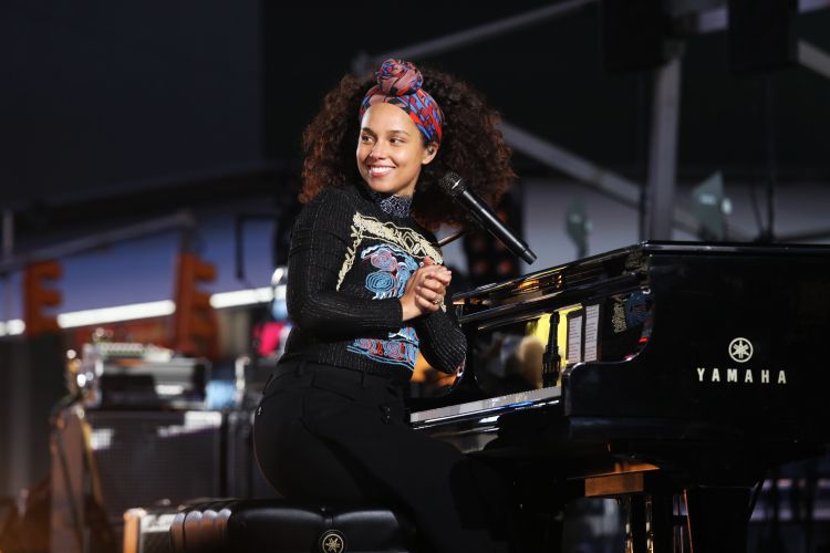 Alicia Keys & John Mayer - If I ain’t got you - Gravity (Times Square Live)