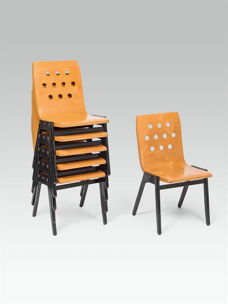 im Kinsky: chairs by Roland Rainer