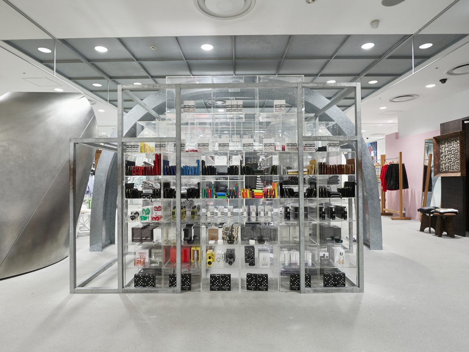 DOVER STREET MARKET GINZA // lost in FASHION THE Stylemate