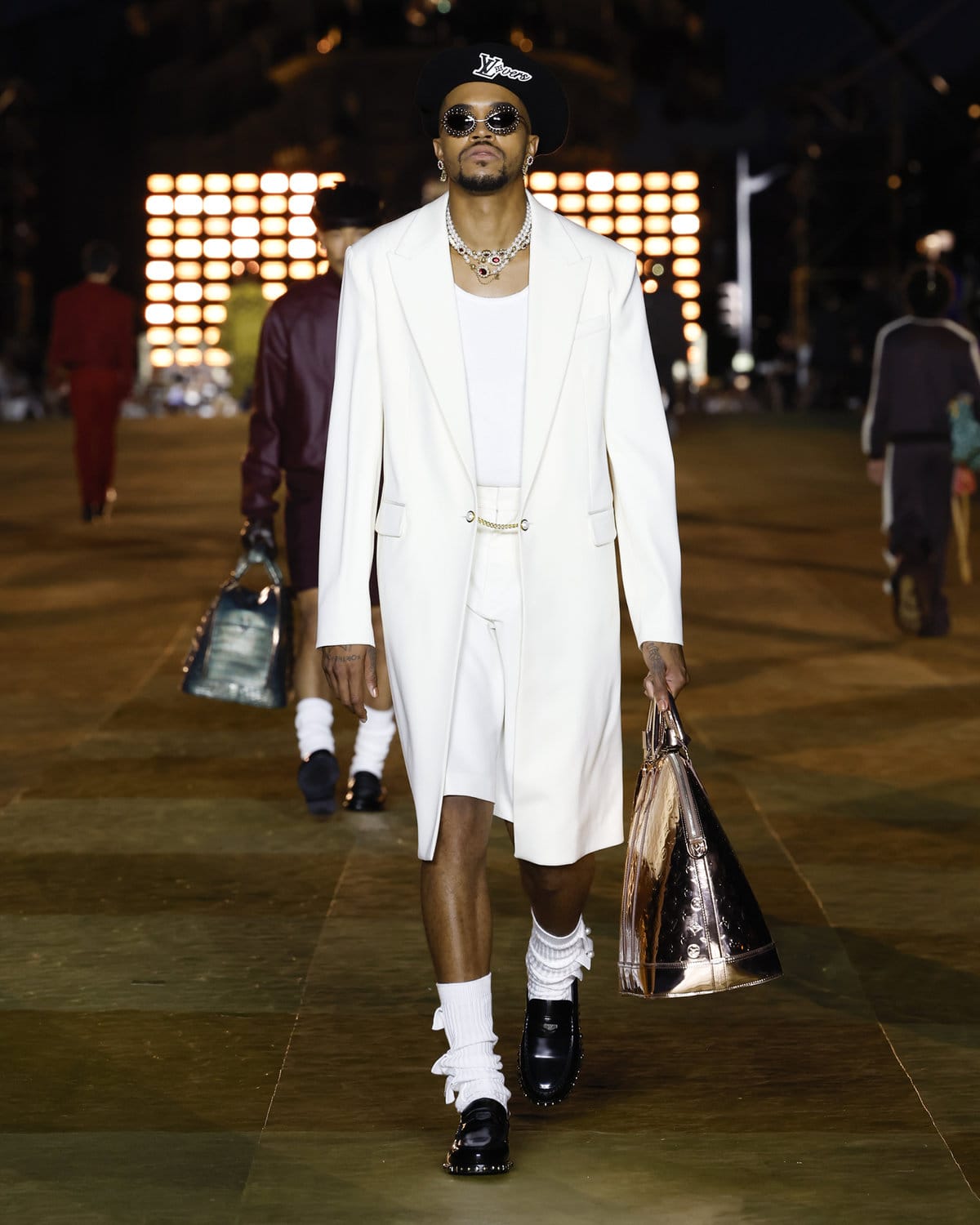 LOUIS-VUITTON-MENS-SPRING-SUMMER-2024-LOOK-1.jpeg