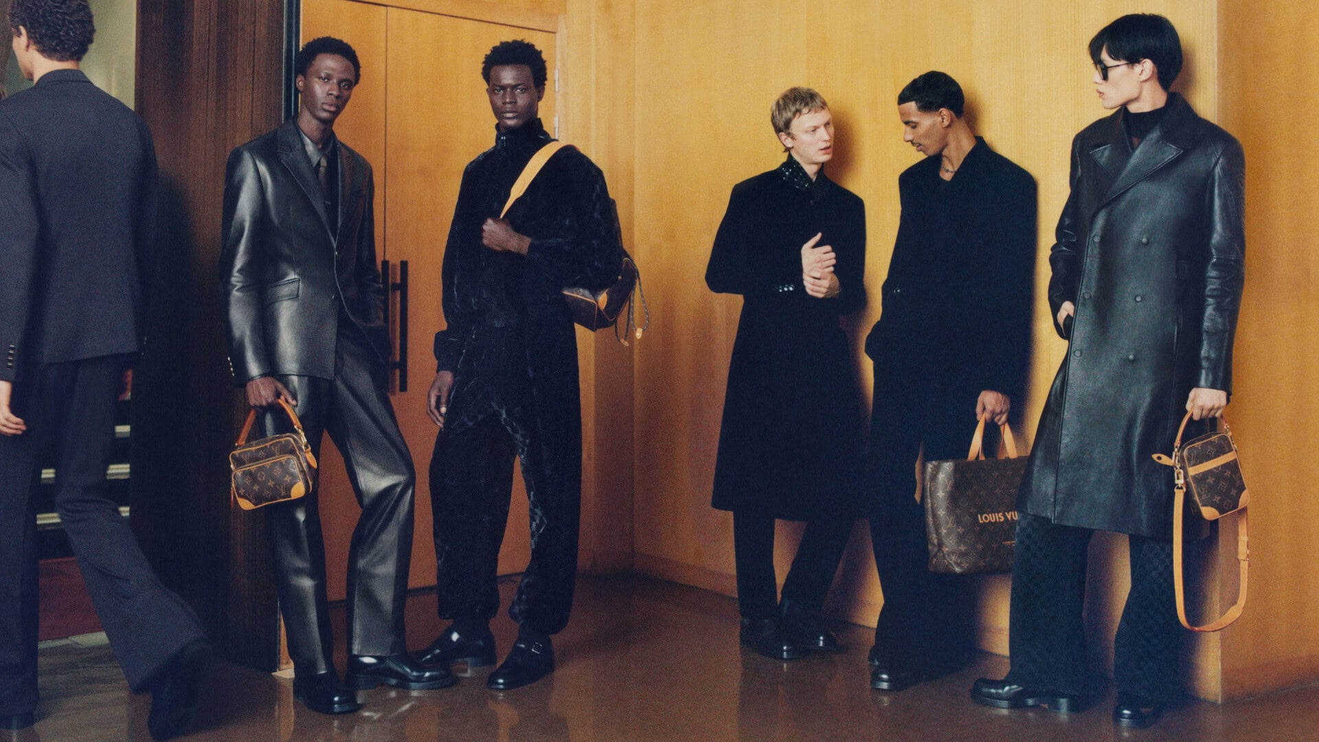 トップス Louis Vuitton 25SS Le Monde Est Vous Louis Vuitton 'Le