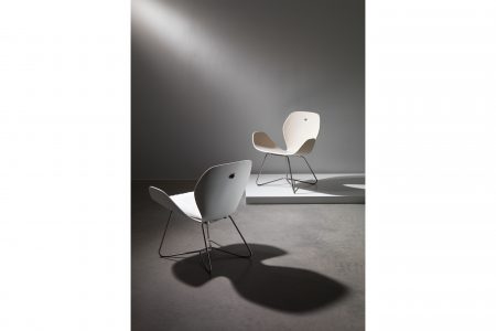 VITEO_DOVE_COLLECTION_Lounge_Chair_white+sand_01©VITEO, Croce&Wir, Graz