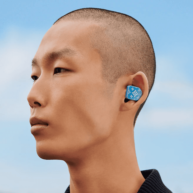 Louis Vuitton Horizon Light-Up Earphones: The Fashionable Way of sound